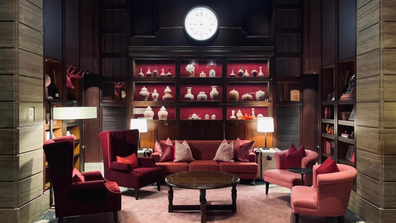 Oriental Hotel Kobe Dış mekan fotoğraf The Library at The St. Regis Hong Kong